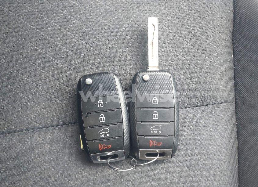 Photo 11 of 2017 Kia Sorento 2.4L LX (VIN 5XYPGDA39HG337363)