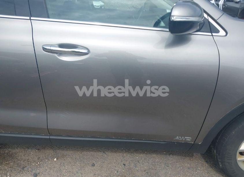 Photo 17 of 2017 Kia Sorento 2.4L LX (VIN 5XYPGDA39HG337363)