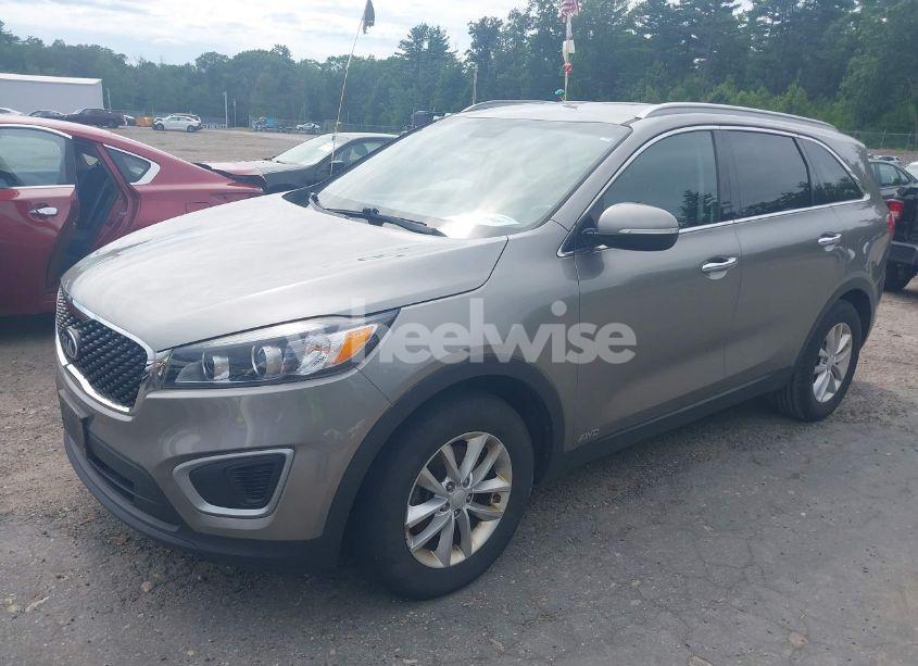 Photo 2 of 2017 Kia Sorento 2.4L LX (VIN 5XYPGDA39HG337363)