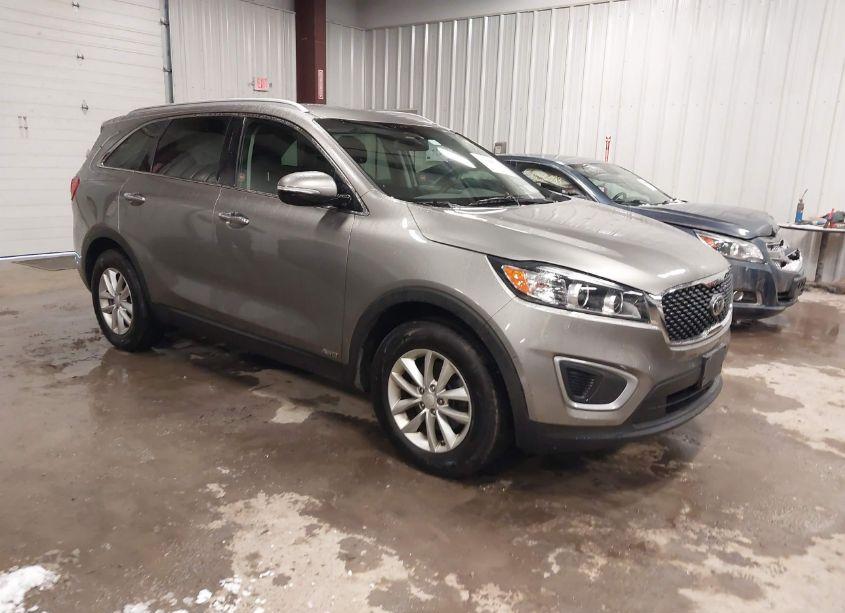 2018 Kia Sorento 2.4L LX (VIN 5XYPGDA39JG380915) main photo