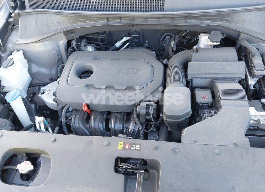 Photo 10 of 2018 Kia Sorento 2.4L LX (VIN 5XYPGDA39JG399142)