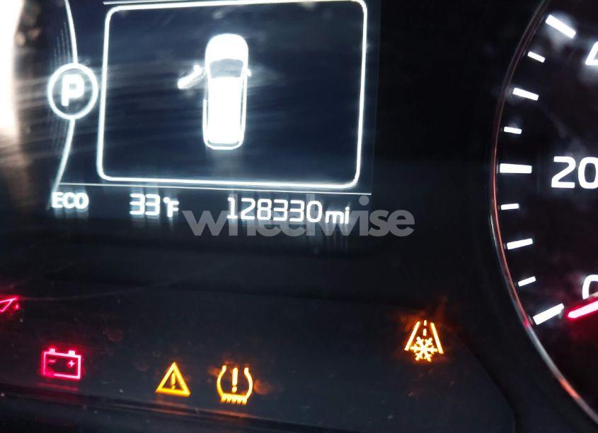 Photo 15 of 2018 Kia Sorento 2.4L LX (VIN 5XYPGDA39JG399142)