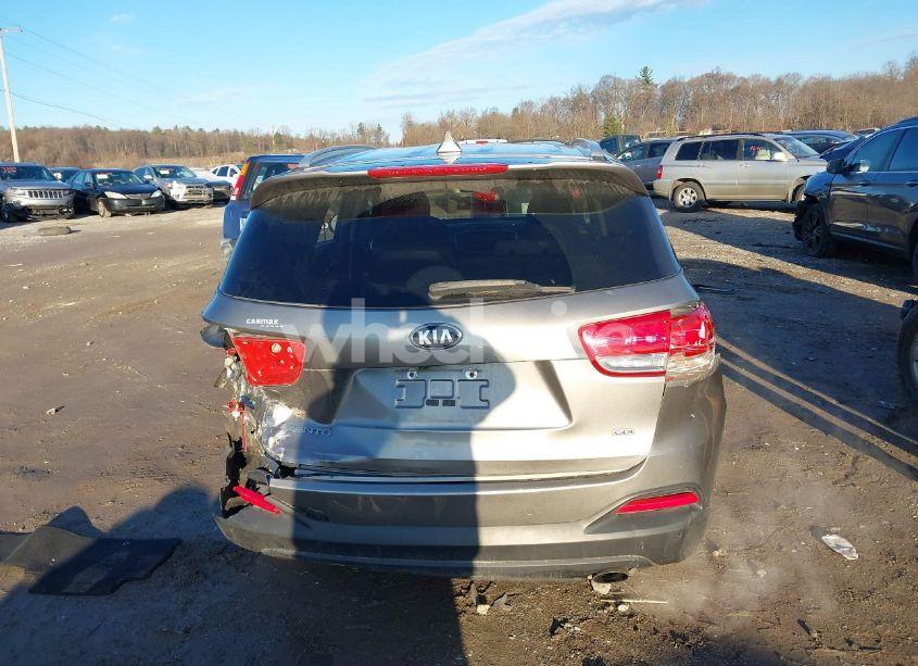 Photo 16 of 2018 Kia Sorento 2.4L LX (VIN 5XYPGDA39JG399142)