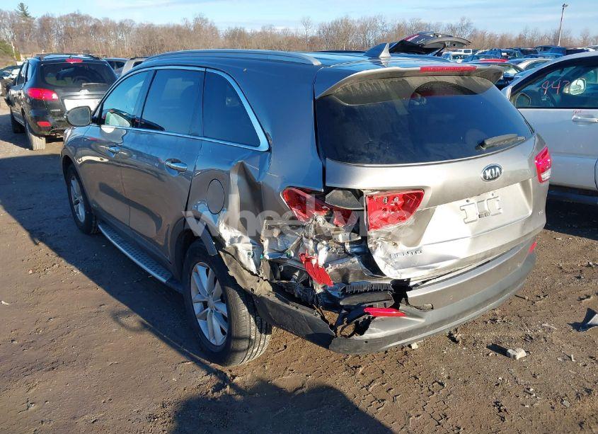 Photo 6 of 2018 Kia Sorento 2.4L LX (VIN 5XYPGDA39JG399142)