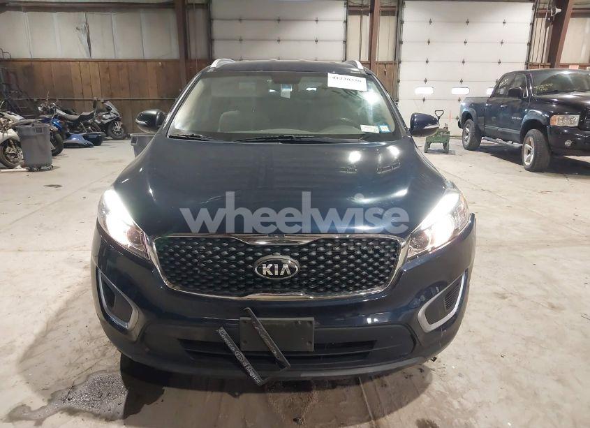 Photo 12 of 2018 Kia Sorento 2.4L LX (VIN 5XYPGDA39JG416411)