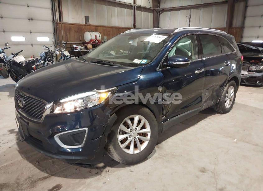 Photo 2 of 2018 Kia Sorento 2.4L LX (VIN 5XYPGDA39JG416411)
