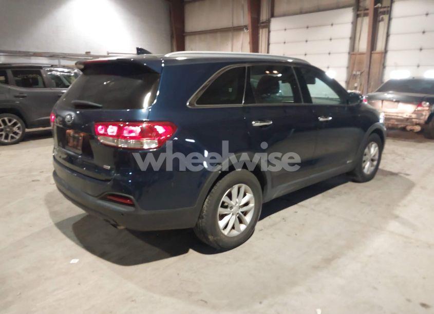 Photo 4 of 2018 Kia Sorento 2.4L LX (VIN 5XYPGDA39JG416411)