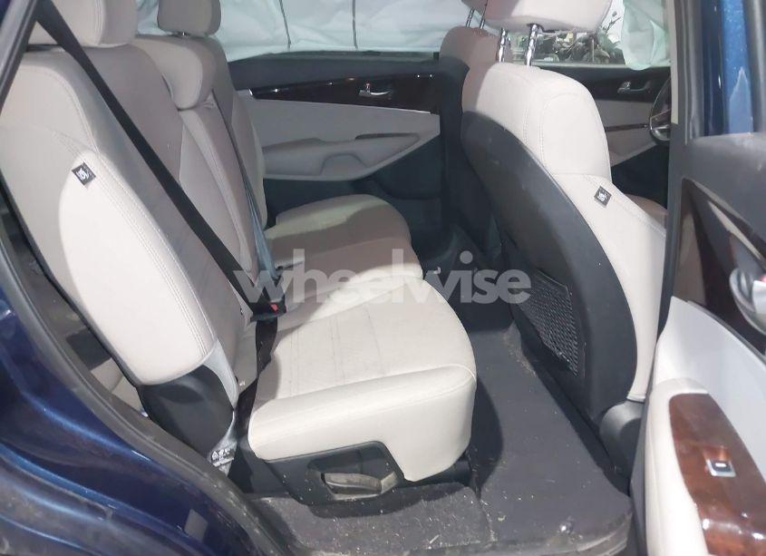 Photo 8 of 2018 Kia Sorento 2.4L LX (VIN 5XYPGDA39JG416411)