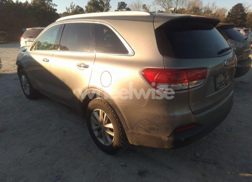 Photo 3 of 2018 Kia Sorento 2.4L LX (VIN 5XYPGDA39JG431409)