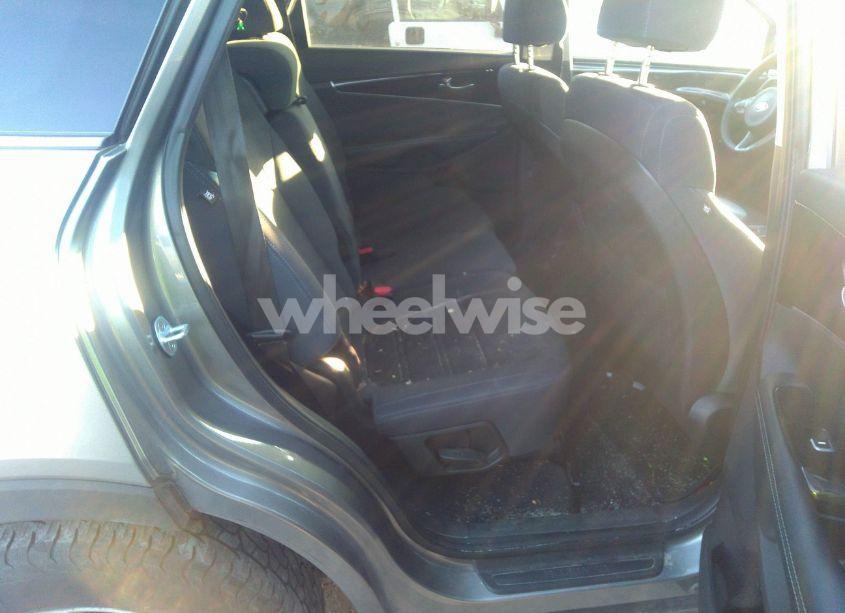 Photo 8 of 2018 Kia Sorento 2.4L LX (VIN 5XYPGDA39JG431409)