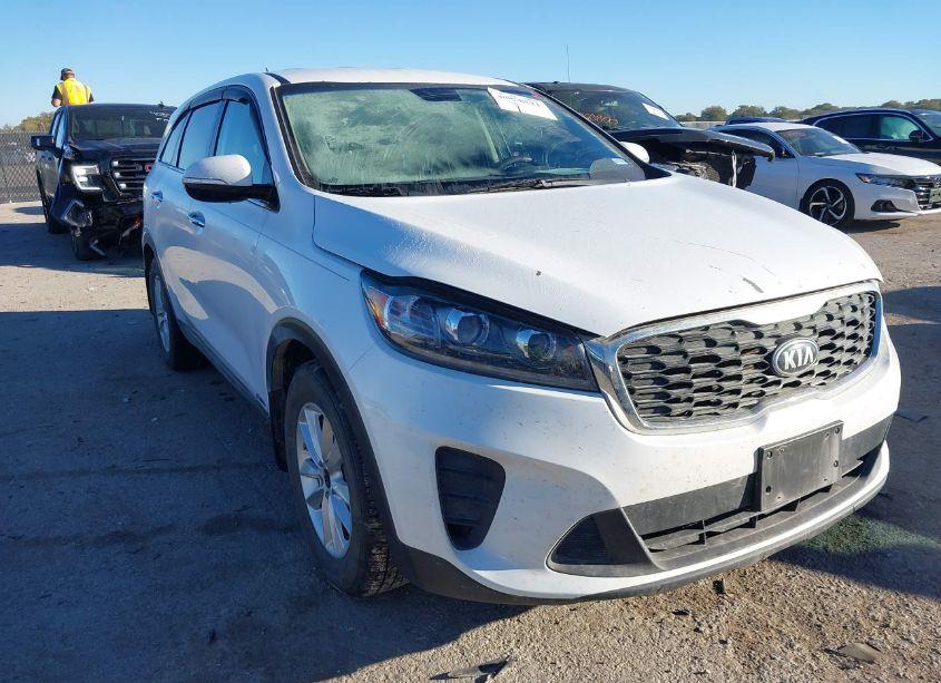 2019 Kia Sorento 2.4L LX (VIN 5XYPGDA39KG463939) main photo