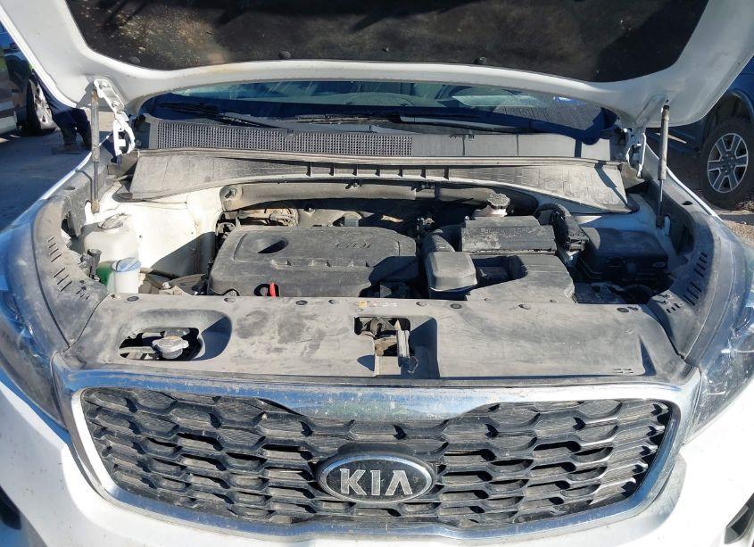 Photo 10 of 2019 Kia Sorento 2.4L LX (VIN 5XYPGDA39KG463939)