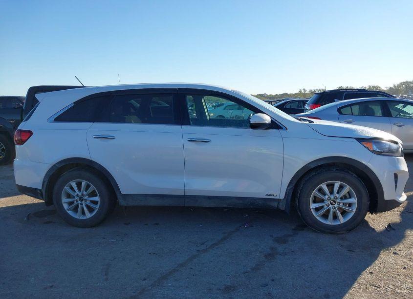 Photo 13 of 2019 Kia Sorento 2.4L LX (VIN 5XYPGDA39KG463939)