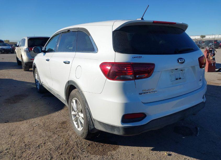 Photo 3 of 2019 Kia Sorento 2.4L LX (VIN 5XYPGDA39KG463939)