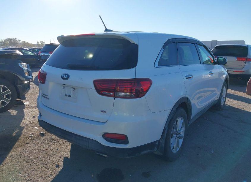 Photo 4 of 2019 Kia Sorento 2.4L LX (VIN 5XYPGDA39KG463939)