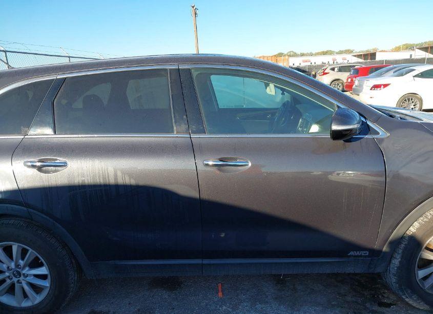 Photo 13 of 2019 Kia Sorento 2.4L LX (VIN 5XYPGDA39KG537442)