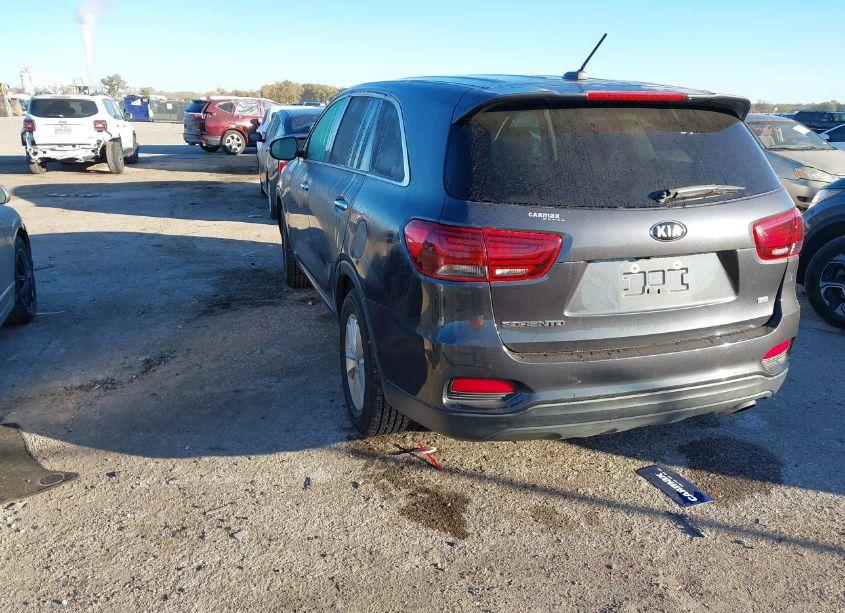 Photo 3 of 2019 Kia Sorento 2.4L LX (VIN 5XYPGDA39KG537442)