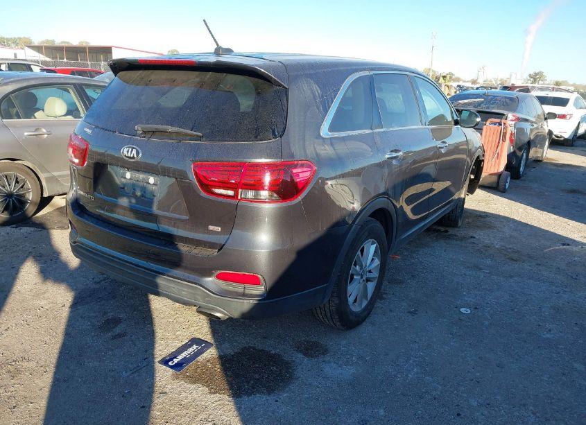 Photo 4 of 2019 Kia Sorento 2.4L LX (VIN 5XYPGDA39KG537442)