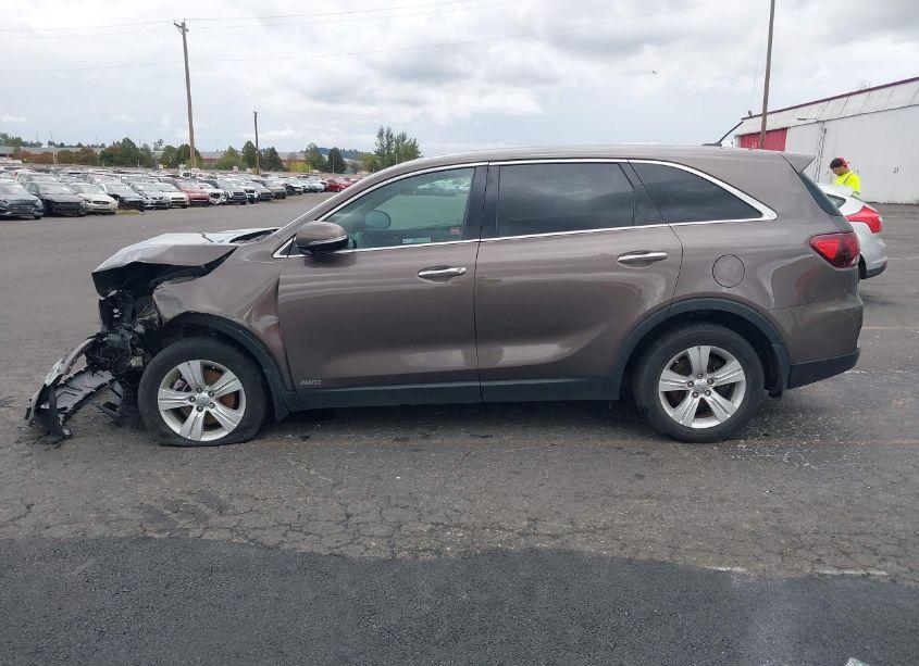 Photo 13 of 2019 Kia Sorento 2.4L LX (VIN 5XYPGDA39KG538395)