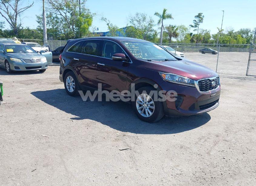2019 Kia Sorento 2.4L LX (VIN 5XYPGDA39KG576807) main photo