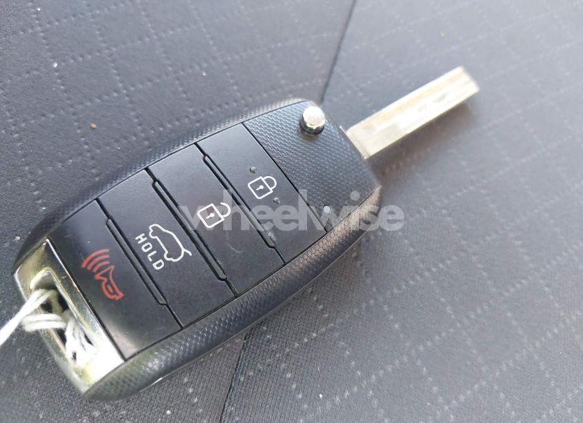 Photo 11 of 2019 Kia Sorento 2.4L LX (VIN 5XYPGDA39KG576807)