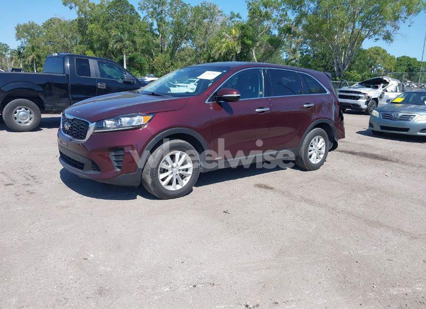 Photo 2 of 2019 Kia Sorento 2.4L LX (VIN 5XYPGDA39KG576807)