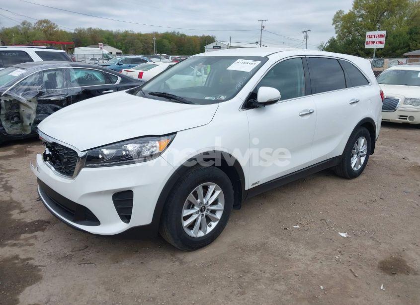 Photo 2 of 2020 Kia Sorento 2.4L LX (VIN 5XYPGDA39LG639034)