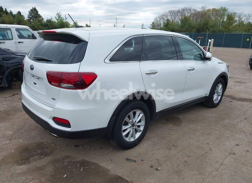 Photo 4 of 2020 Kia Sorento 2.4L LX (VIN 5XYPGDA39LG639034)