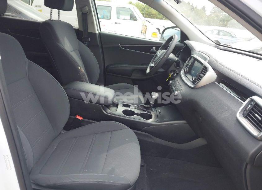 Photo 5 of 2020 Kia Sorento 2.4L LX (VIN 5XYPGDA39LG639034)