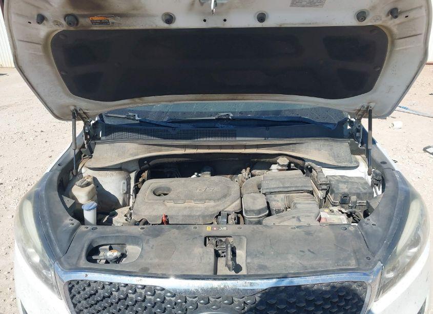 Photo 10 of 2016 Kia Sorento 2.4L LX (VIN 5XYPGDA3XGG026555)