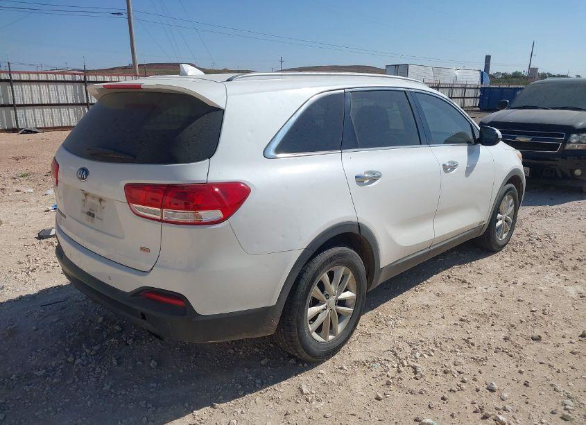 Photo 4 of 2016 Kia Sorento 2.4L LX (VIN 5XYPGDA3XGG026555)