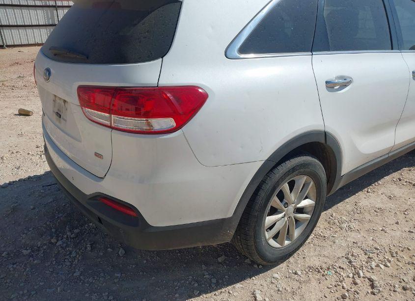 Photo 6 of 2016 Kia Sorento 2.4L LX (VIN 5XYPGDA3XGG026555)