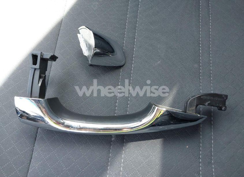 Photo 12 of 2016 Kia Sorento 2.4L LX (VIN 5XYPGDA3XGG044182)