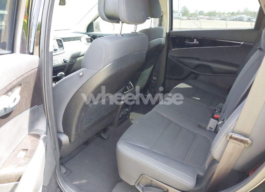 Photo 8 of 2016 Kia Sorento 2.4L LX (VIN 5XYPGDA3XGG044182)