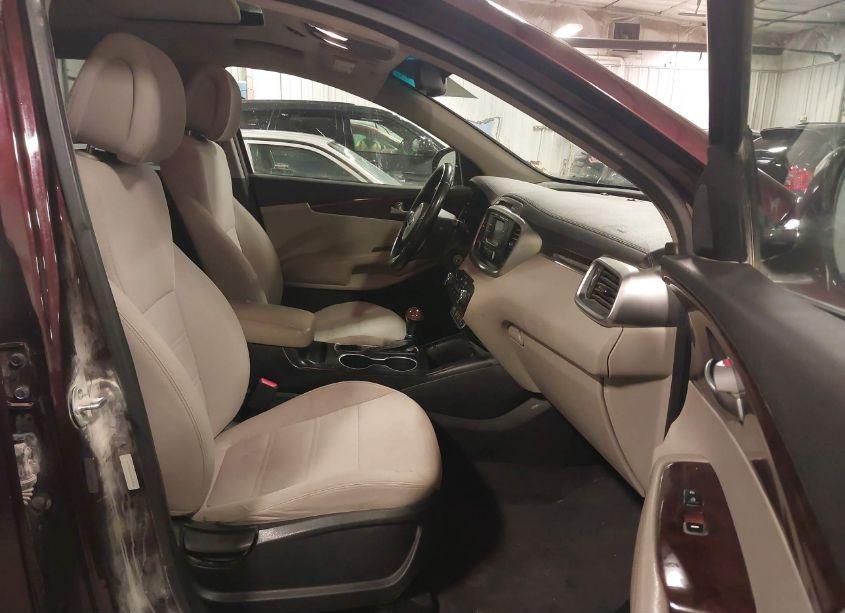 Photo 5 of 2016 Kia Sorento 2.4L LX (VIN 5XYPGDA3XGG069809)
