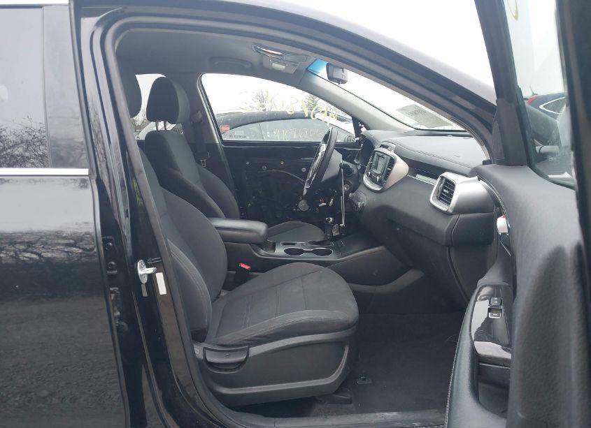 Photo 5 of 2016 Kia Sorento 2.4L LX (VIN 5XYPGDA3XGG156271)