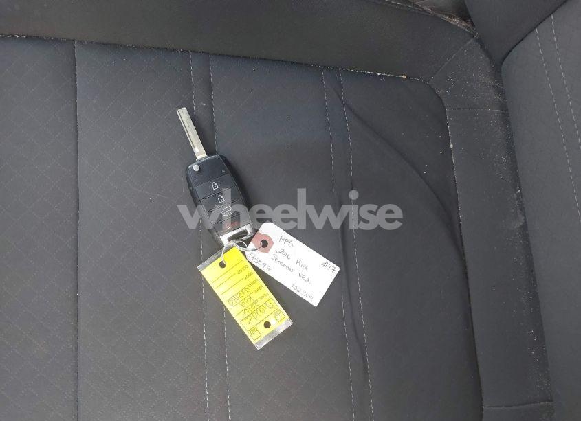 Photo 11 of 2016 Kia Sorento 2.4L LX (VIN 5XYPGDA3XGG164161)