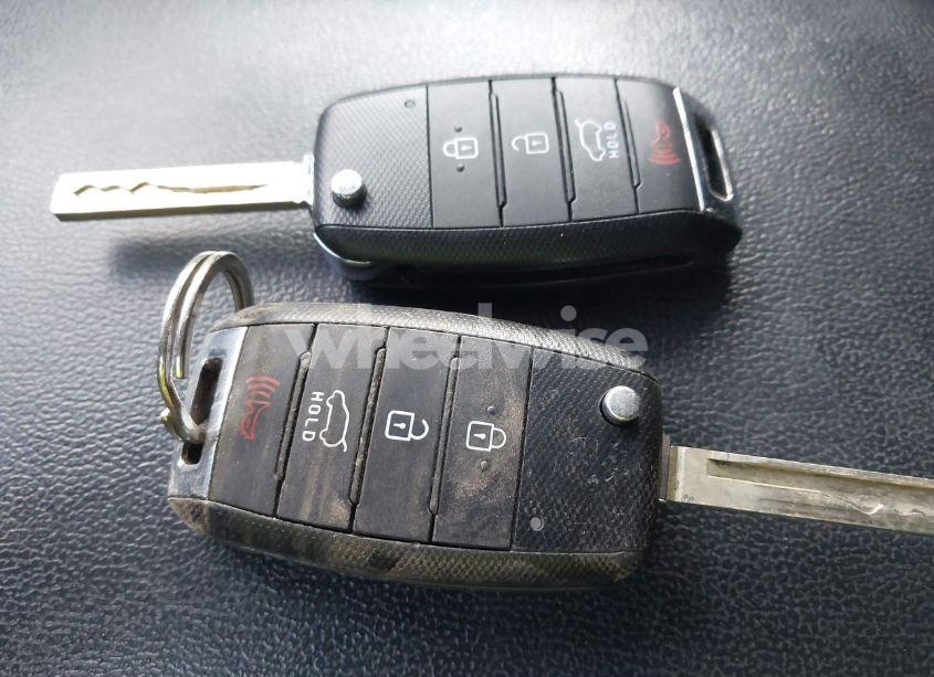 Photo 11 of 2017 Kia Sorento 2.4L LX (VIN 5XYPGDA3XHG255657)