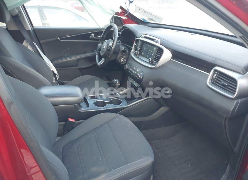 Photo 5 of 2017 Kia Sorento 2.4L LX (VIN 5XYPGDA3XHG255657)