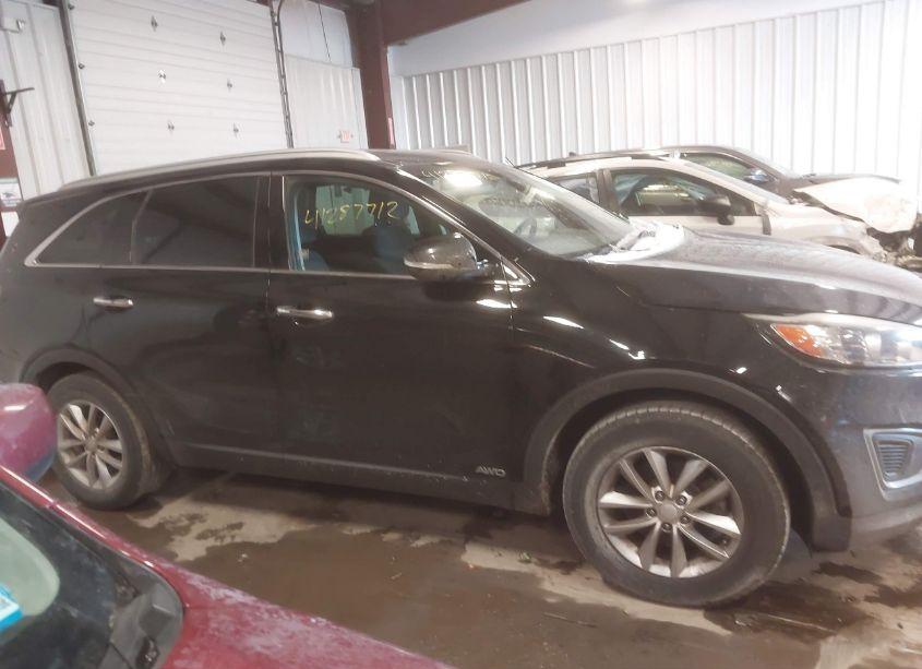 Photo 13 of 2017 Kia Sorento 2.4L LX (VIN 5XYPGDA3XHG293955)