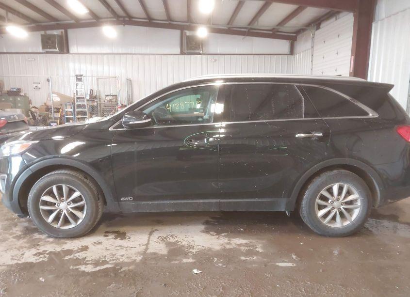 Photo 14 of 2017 Kia Sorento 2.4L LX (VIN 5XYPGDA3XHG293955)