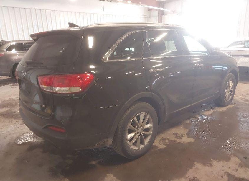Photo 4 of 2017 Kia Sorento 2.4L LX (VIN 5XYPGDA3XHG293955)
