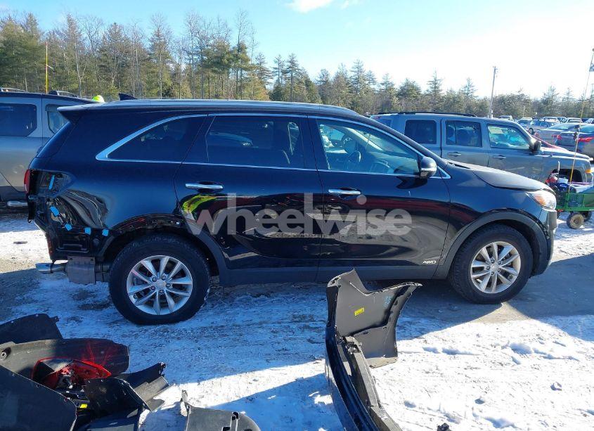 Photo 14 of 2017 Kia Sorento 2.4L LX (VIN 5XYPGDA3XHG312990)