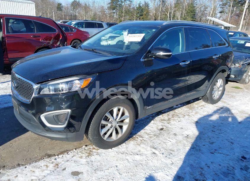 Photo 2 of 2017 Kia Sorento 2.4L LX (VIN 5XYPGDA3XHG312990)