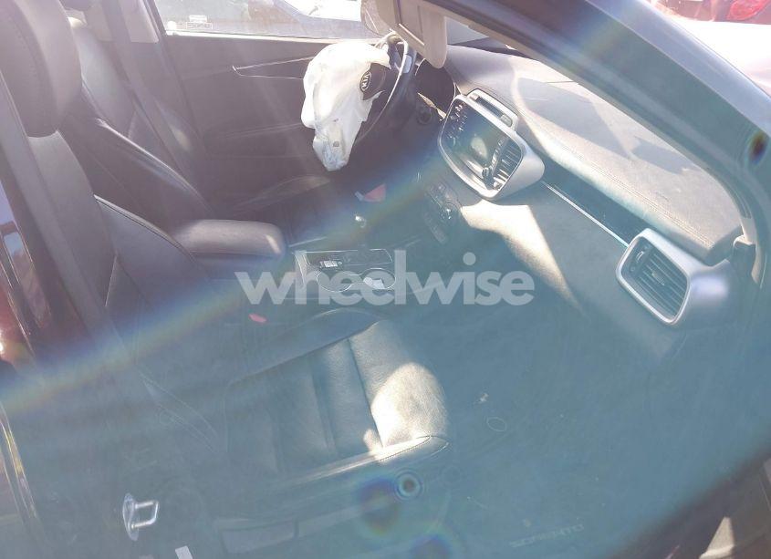 Photo 5 of 2017 Kia Sorento 2.4L LX (VIN 5XYPGDA3XHG332947)