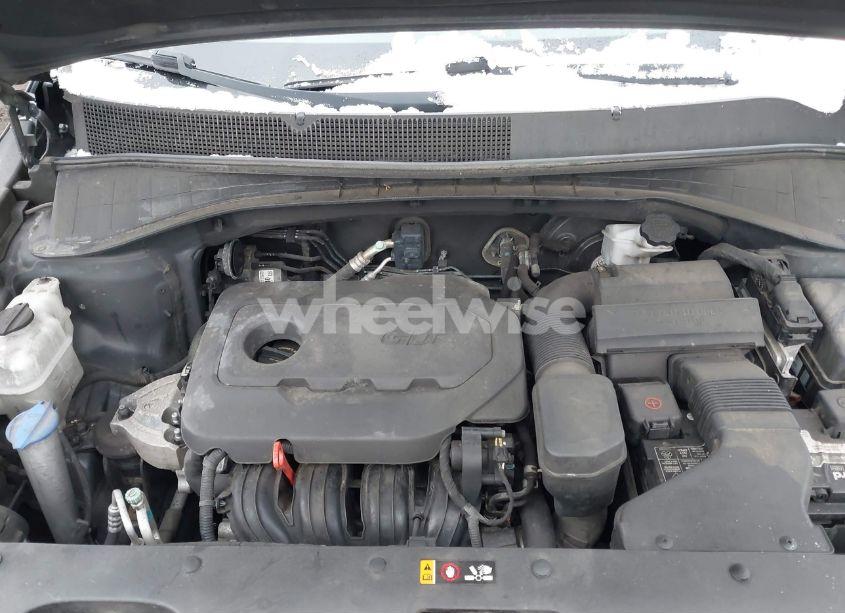 Photo 10 of 2018 Kia Sorento 2.4L LX (VIN 5XYPGDA3XJG344425)