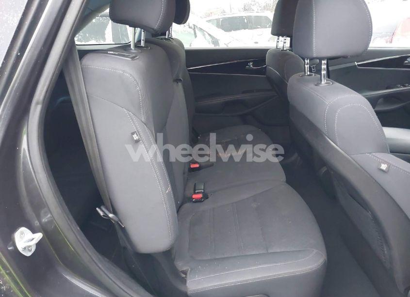 Photo 8 of 2018 Kia Sorento 2.4L LX (VIN 5XYPGDA3XJG344425)