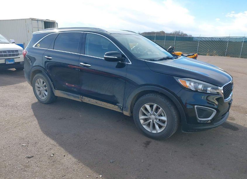 2018 Kia Sorento 2.4L LX (VIN 5XYPGDA3XJG401903) main photo