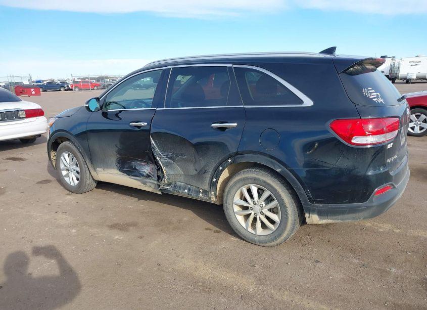 Photo 3 of 2018 Kia Sorento 2.4L LX (VIN 5XYPGDA3XJG401903)