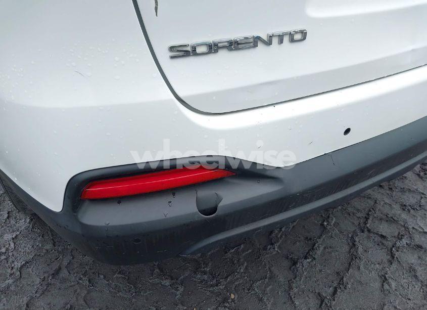 Photo 6 of 2018 Kia Sorento 2.4L LX (VIN 5XYPGDA3XJG429121)